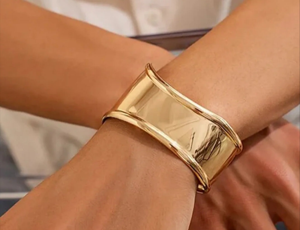 Curve Cuff Bracelet - Gold or Silver
