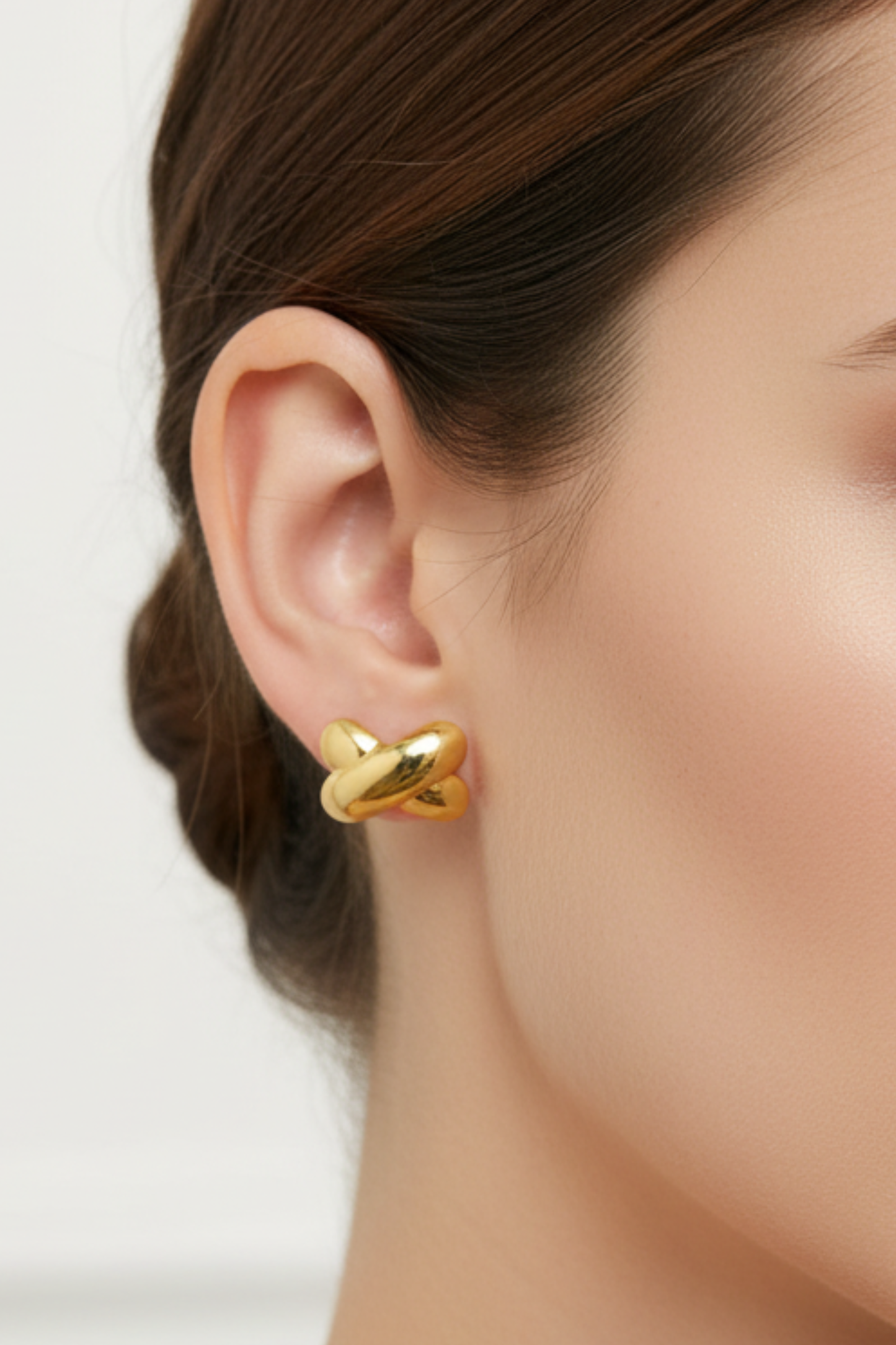 Kiss gold earrings