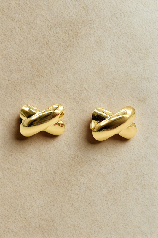 Kiss gold earrings