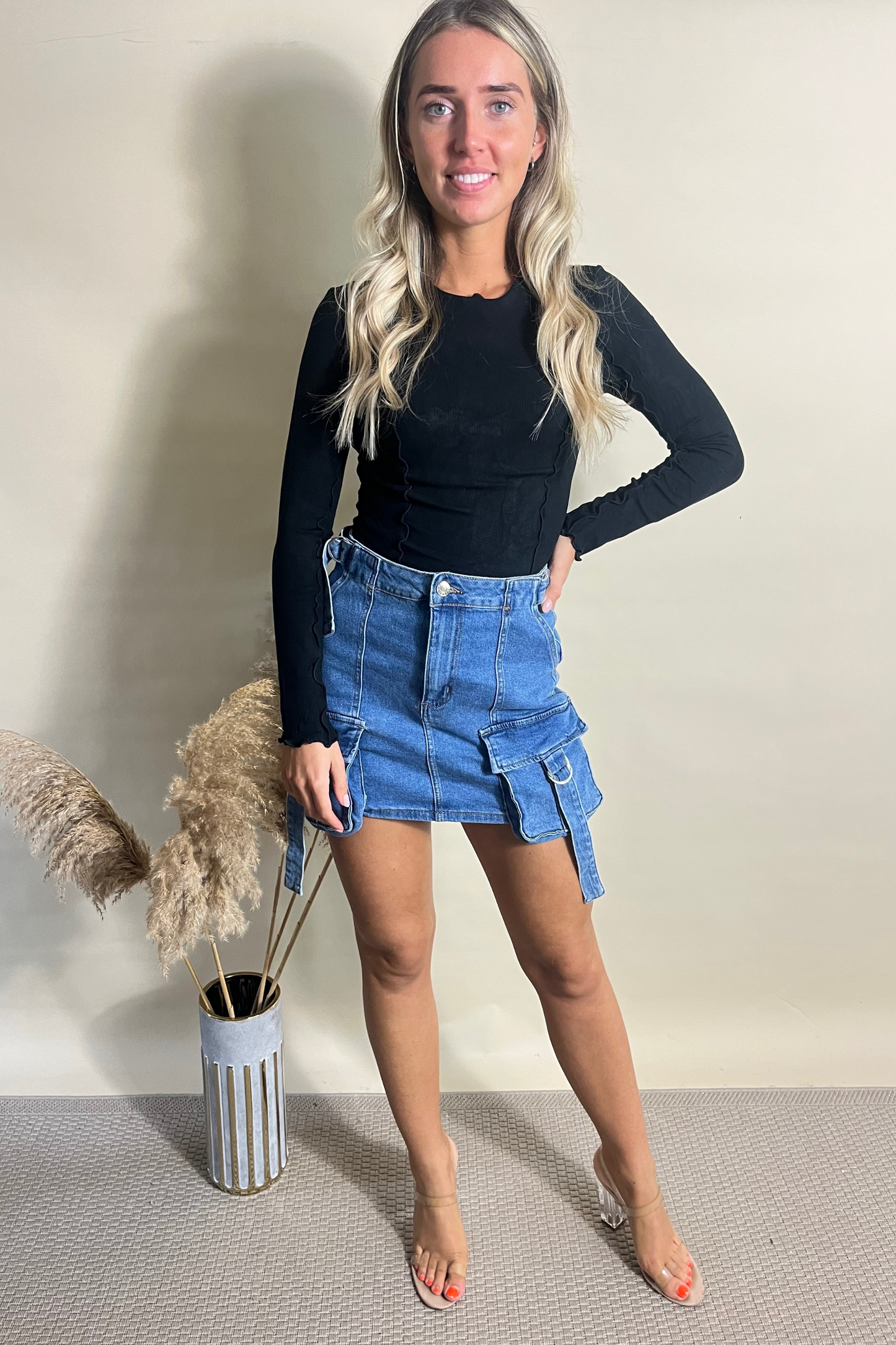 Black Raw Hem Round Neck Tops