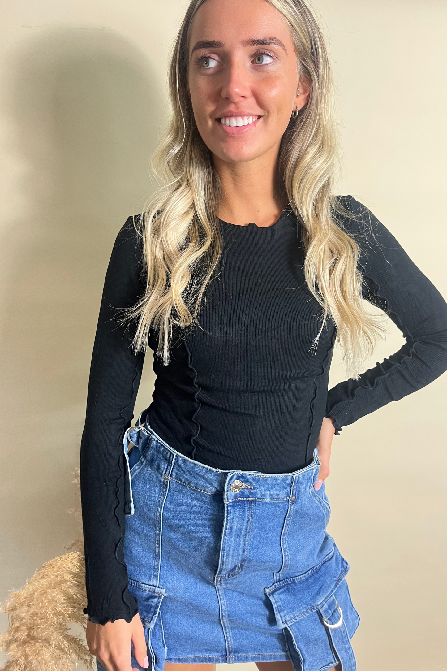 Black Raw Hem Round Neck Tops