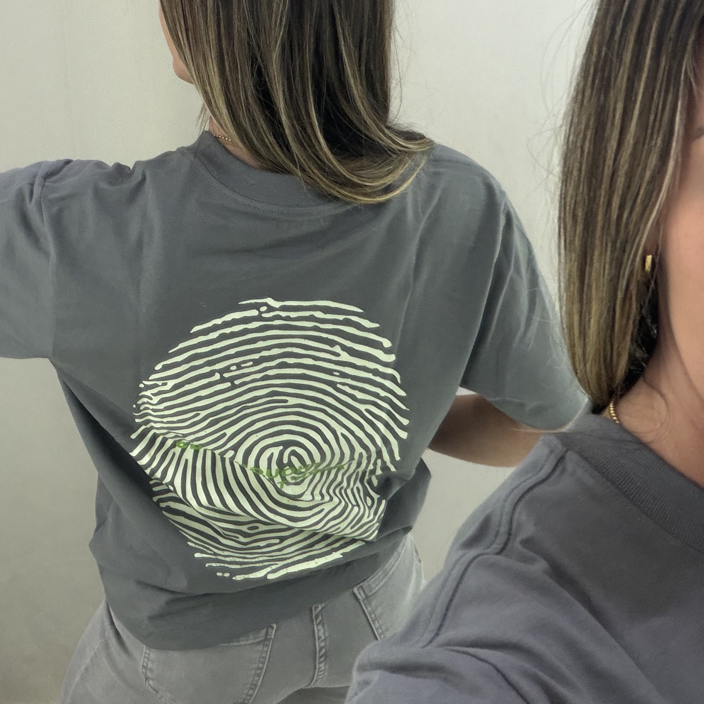 “Thoughts Aren’t Feelings” Organic Cotton T-Shirt – Charcoal