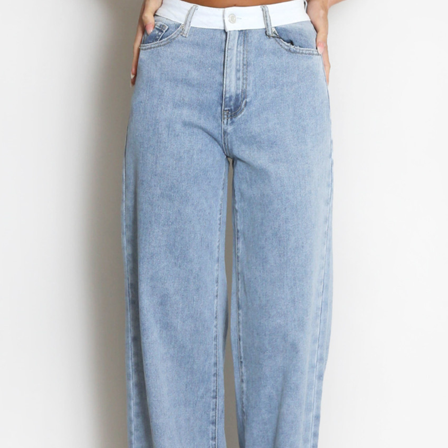 Wide Leg Contrast Waist Jeans – Light Wash