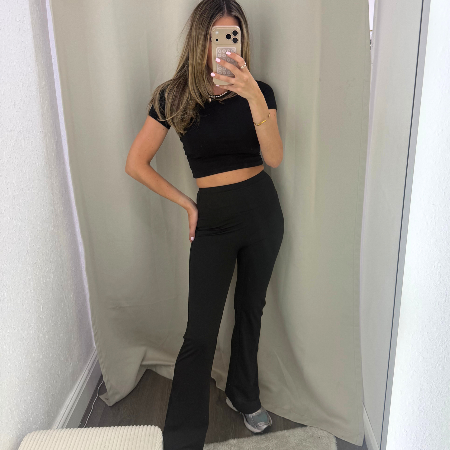 Essential Flared Trousers – Black