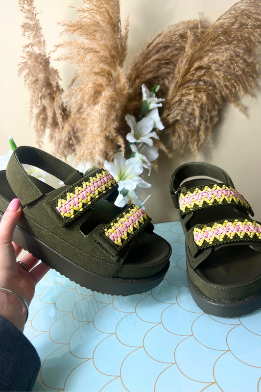 Khaki embroidery strap over sandals