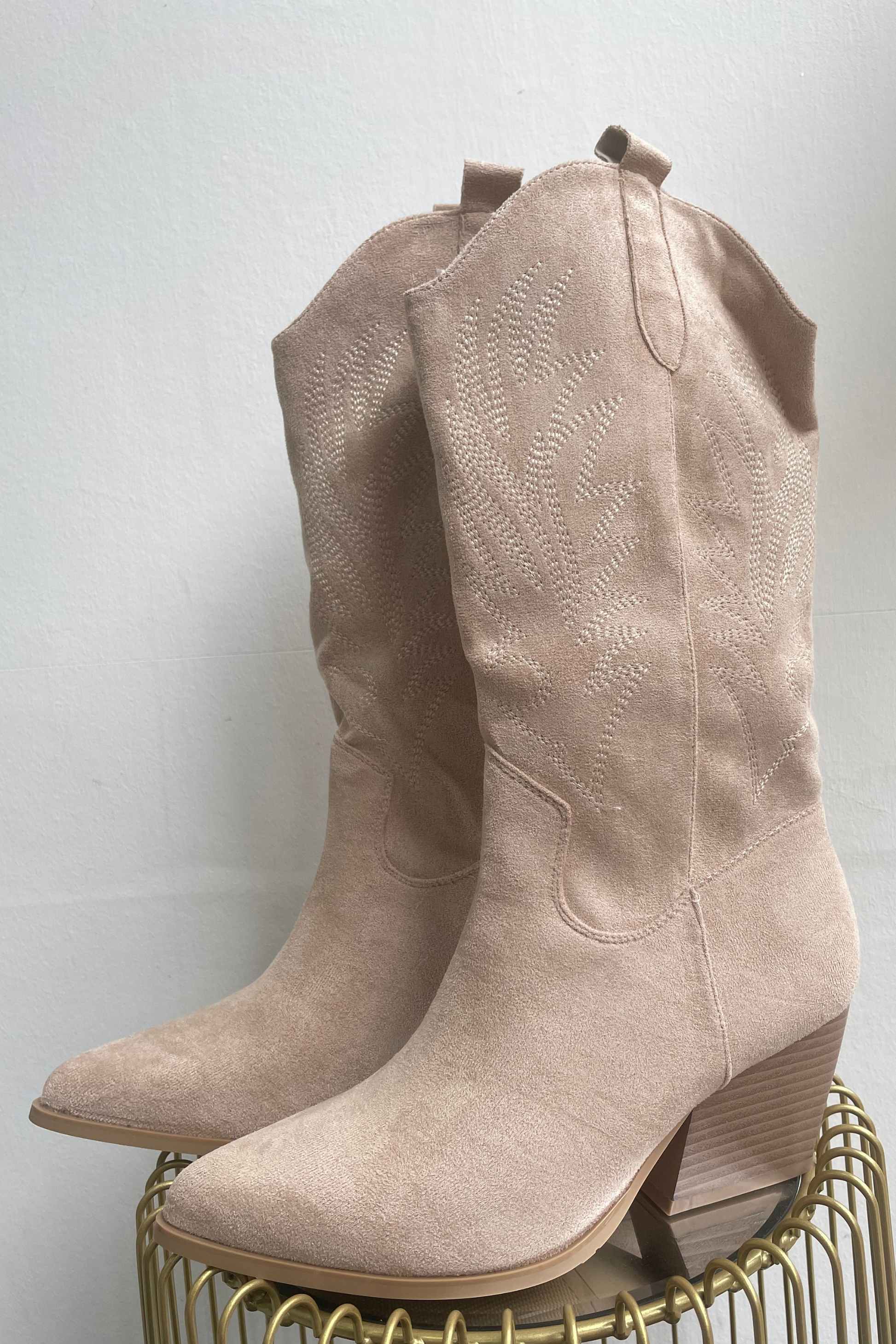Beige 2025 cowgirl boots
