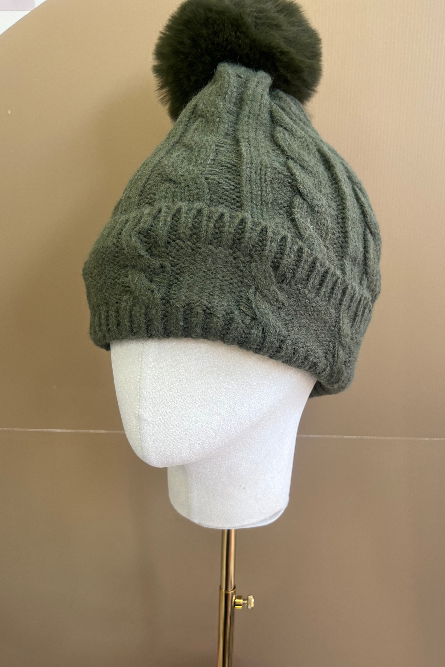 Cable knit bobble hat (Variant colours)