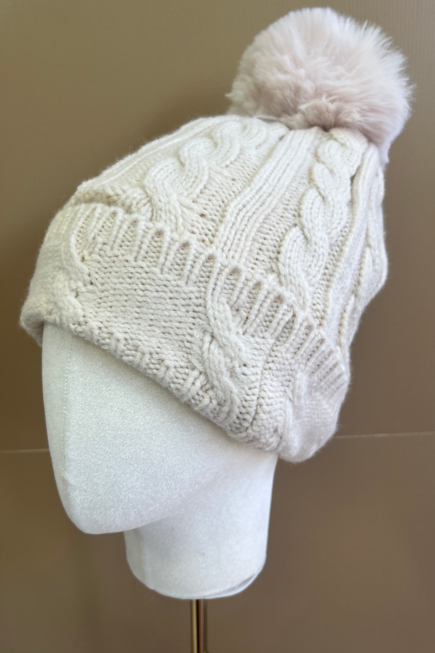 Cable knit bobble hat (Variant colours)