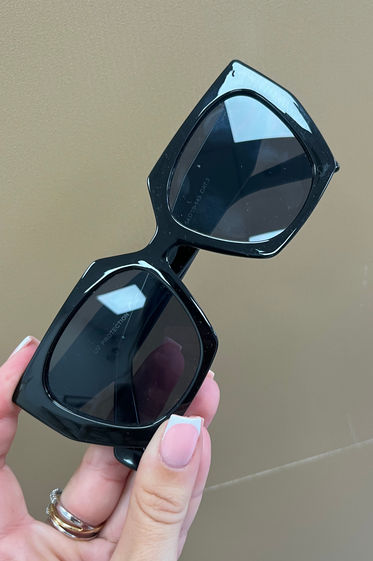 Black block sunglasses