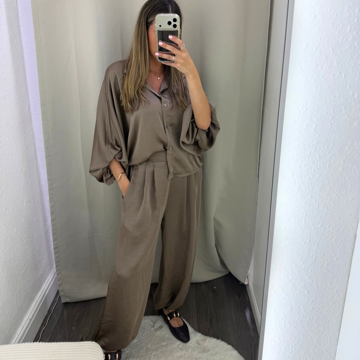 Relaxed Balloon Sleeve Shirt – Mocha