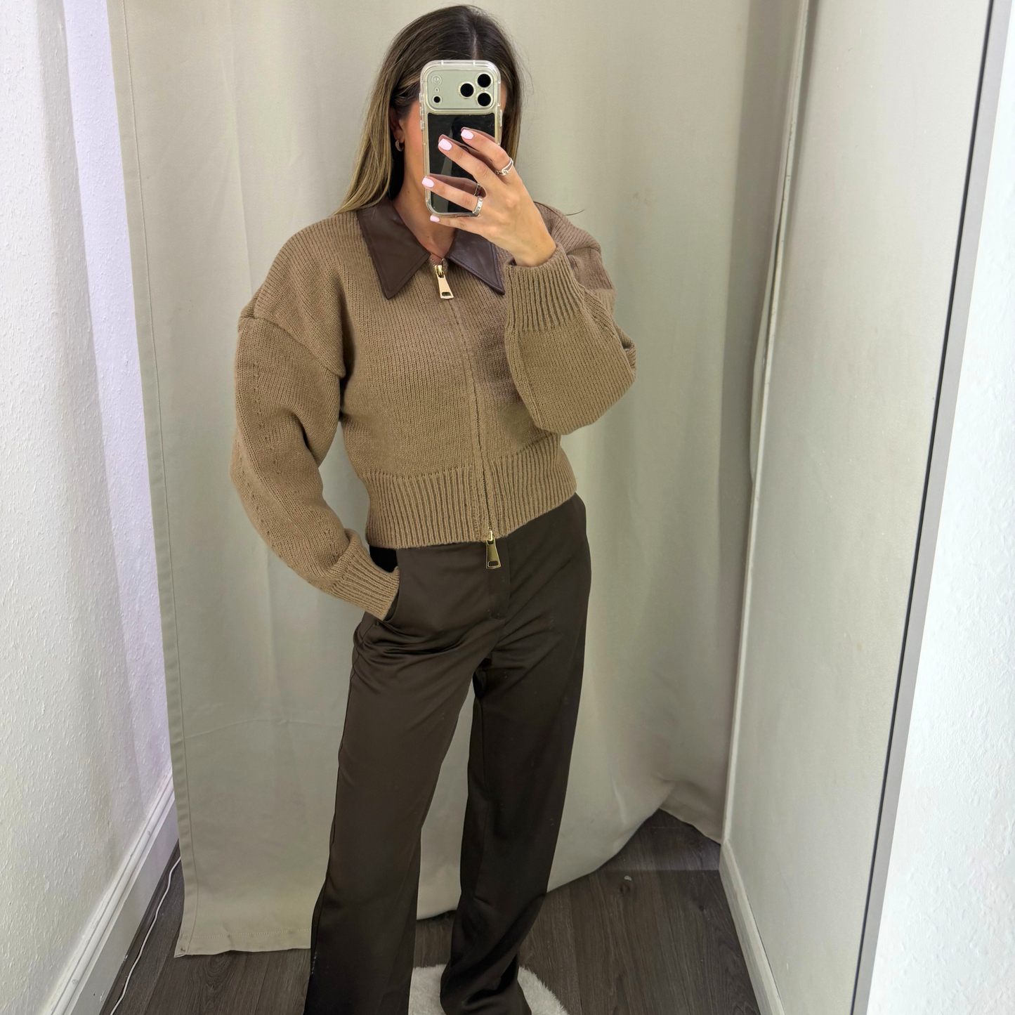 Leather Collar Zip Knit Cardigan's