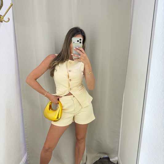 Sculpt Denim Shorts – Cream