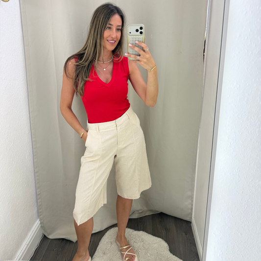 Everyday V-Neck Vest – Red