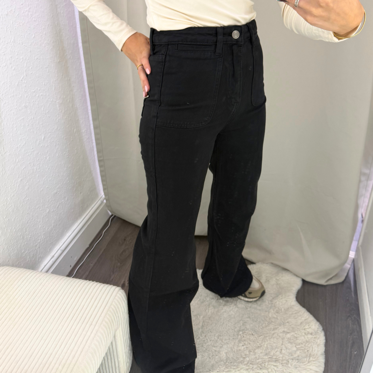Black High-Waisted Wide-Leg Jeans with Patch Pockets