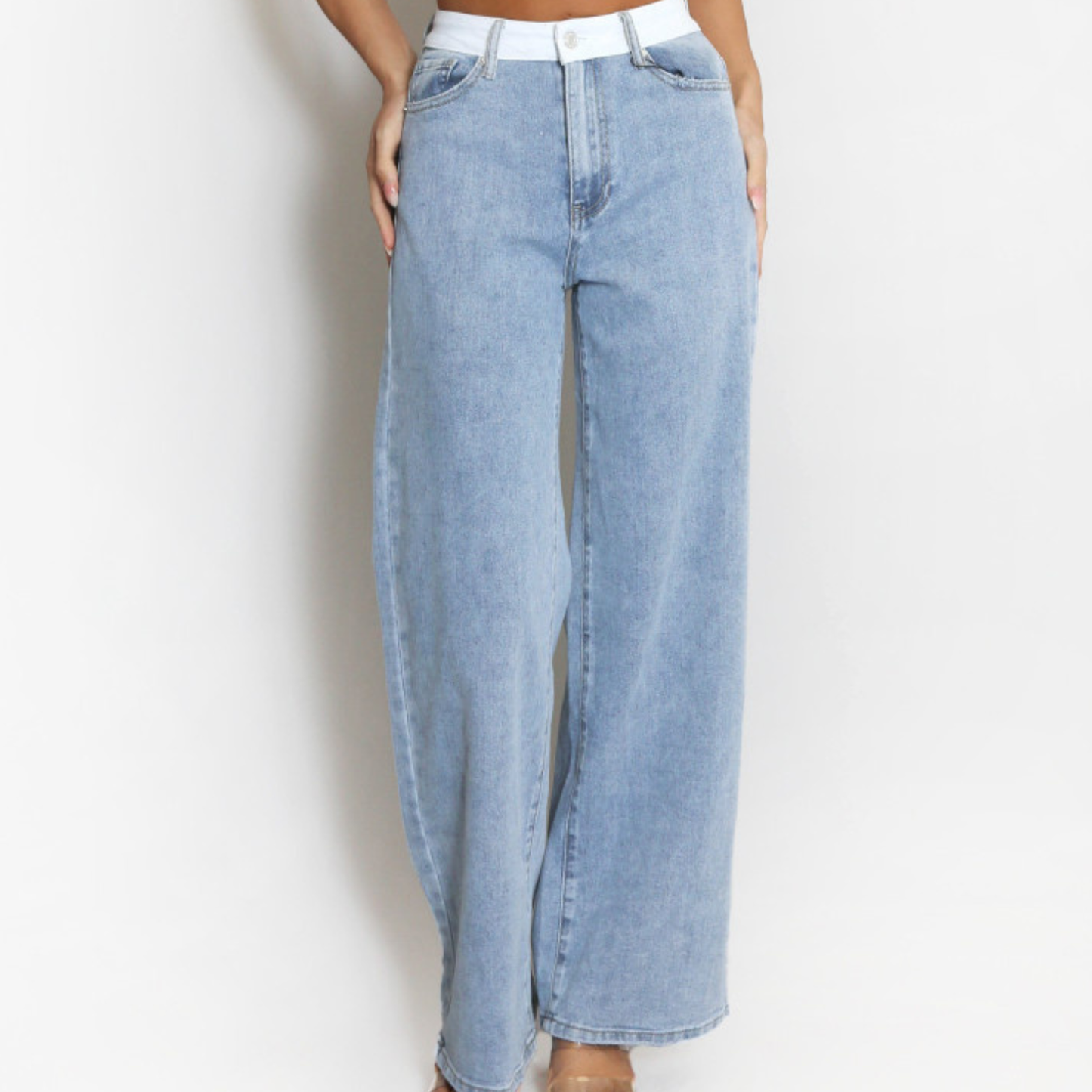 Wide Leg Contrast Waist Jeans – Light Wash