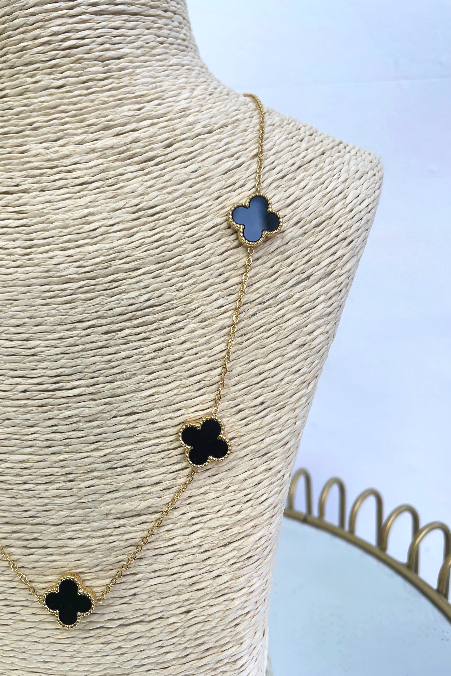 SHORT BLACK CLOVER WITH GOLD CHAIN NECKLACE